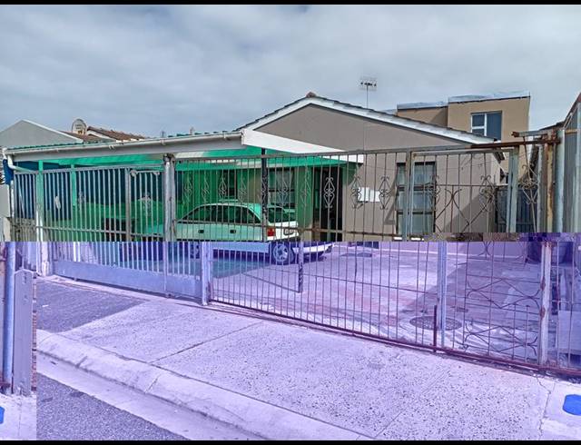 5 BEDROOM HOUSE FOR SALE IN PORTLANDS